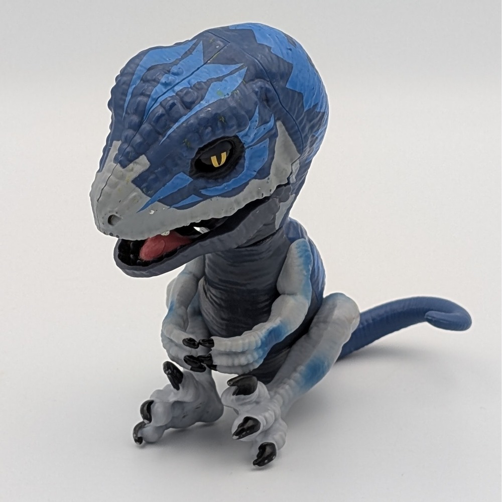 WowWee Fingerlings Untamed Interactive Raptor Frostbite Blue Dinosaur Robot Toy